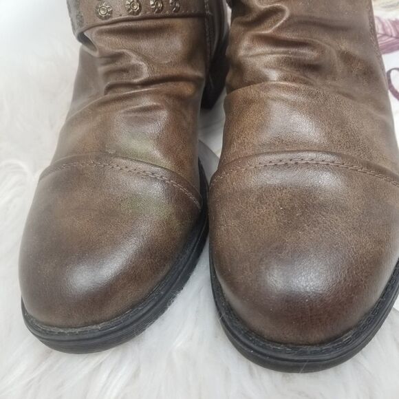 GLOBAL WIN BROWN FAUX LEATHER BOOTS. SIZE 8.5 - Picture 5 of 12